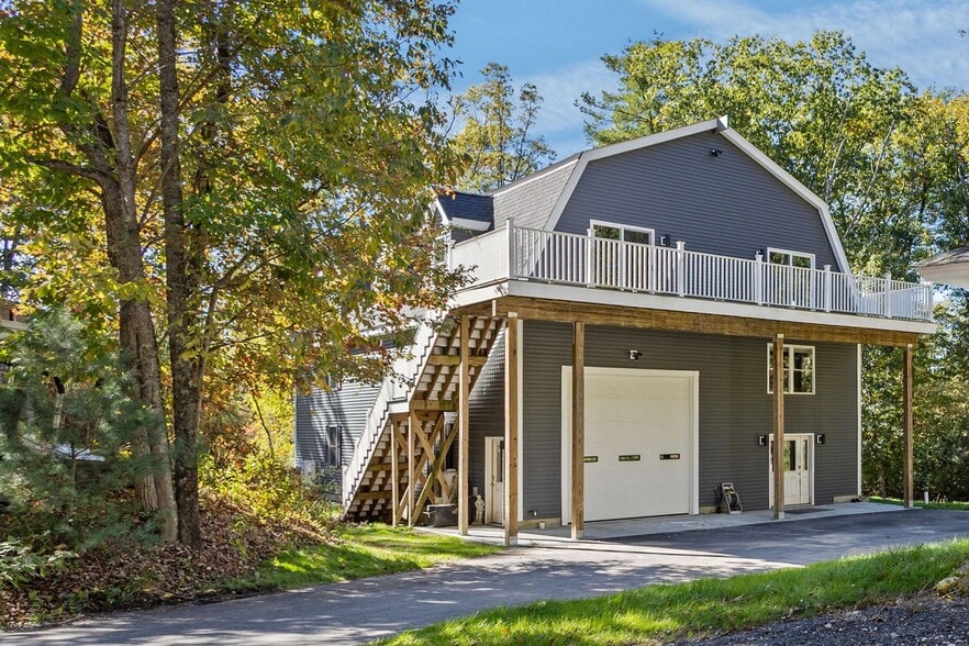 More Photos Of 98 Minebrook Rd, Webster Self Storage For Sale