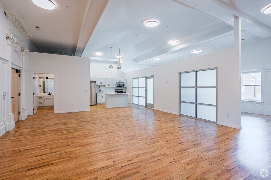 More Photos Of 3614 6th Ave, Des Moines Apartments For Lease