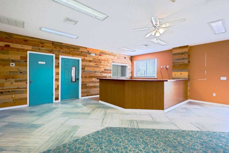 More Photos Of 9010 Astronaut Blvd, Cape Canaveral Warehouse For Sale