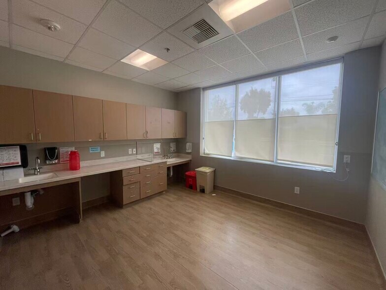 More Photos Of 14337 Imperial Hwy, La Mirada Medical For Sale