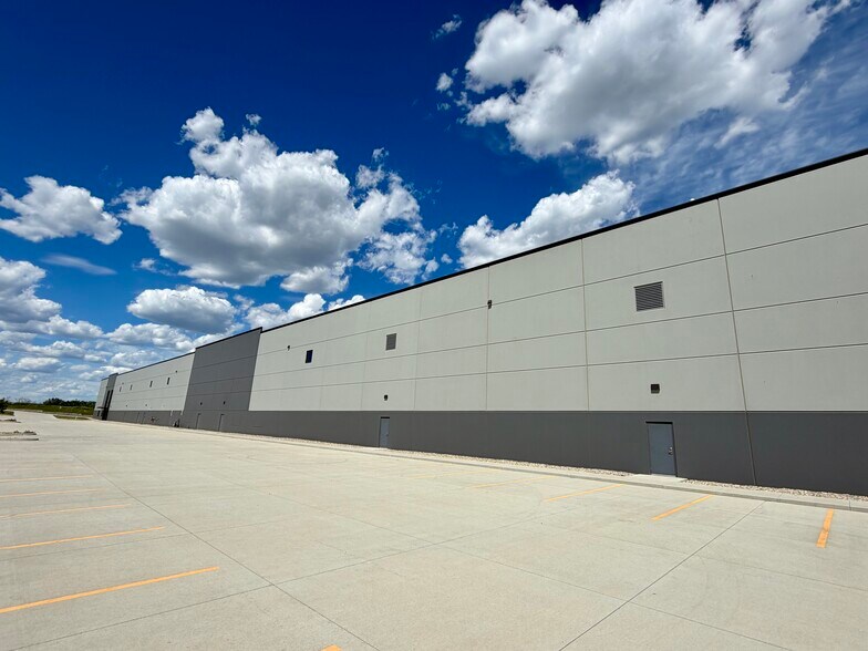 More Photos Of 5400 Career Ave, Sioux Falls Industrial For Lease