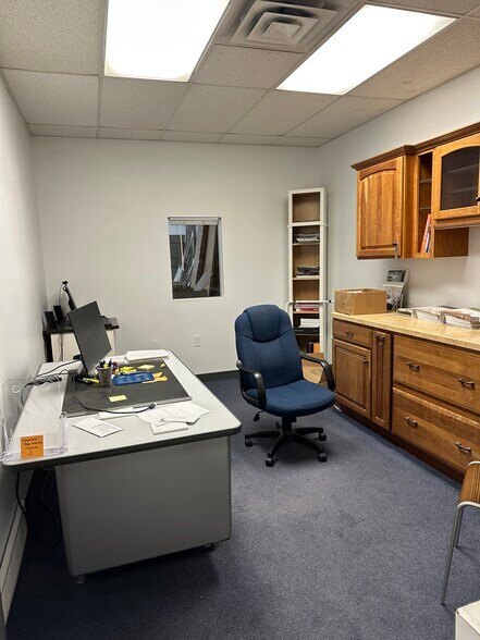 More Photos Of 107 Norris Dr, Rochester Warehouse For Lease
