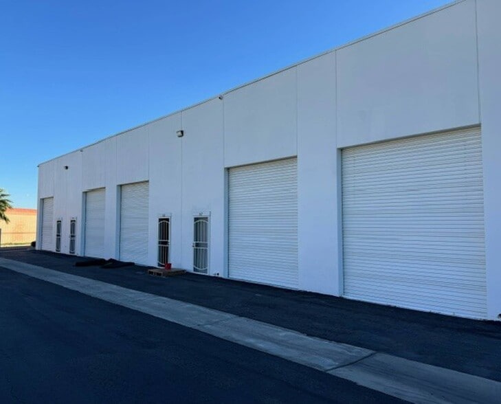 More Photos Of 888 E Research Dr, Palm Springs Warehouse For Lease