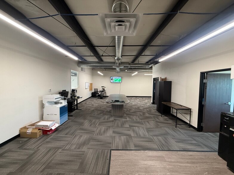 More Photos Of 6320 S Sandhill Rd, Las Vegas Warehouse For Lease