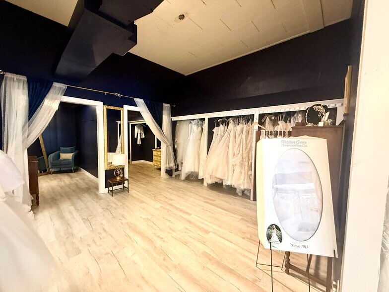 More Photos Of 212 E Main St, Brenham Storefront For Lease