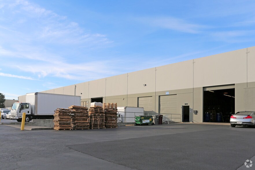Primary Photo Of 2031-2039 American Ave, Hayward Warehouse For Lease