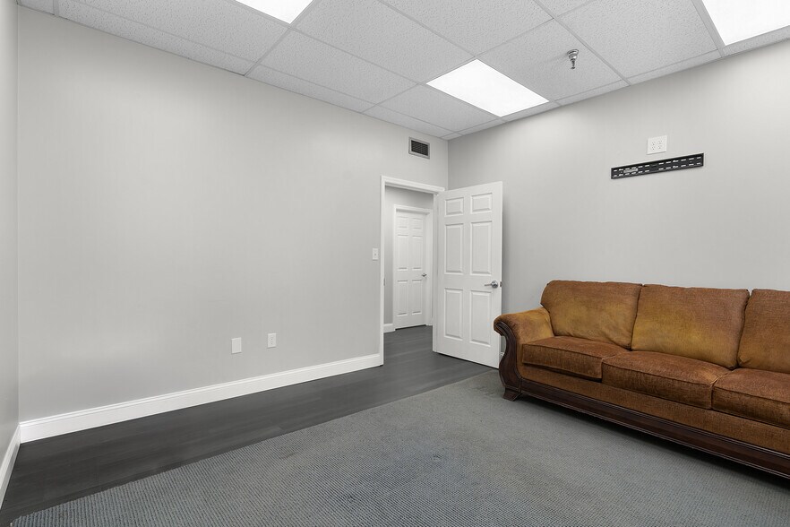 More Photos Of 205 Industrial Pike, Whitwell Manufacturing For Sale