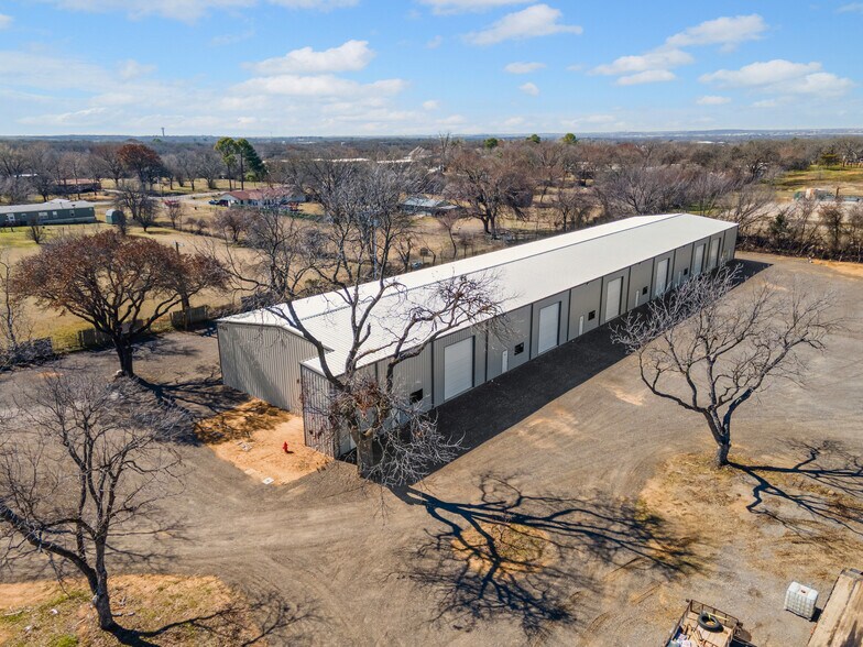 More Photos Of 12308 Rendon Rd, Burleson Warehouse For Lease