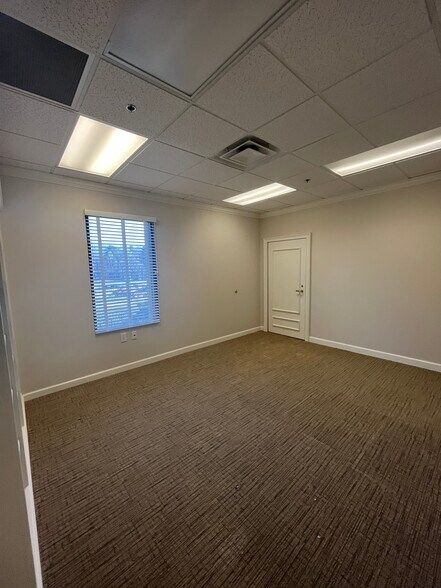 More Photos Of 12 Sammy McGhee Blvd, Jasper Office For Sale