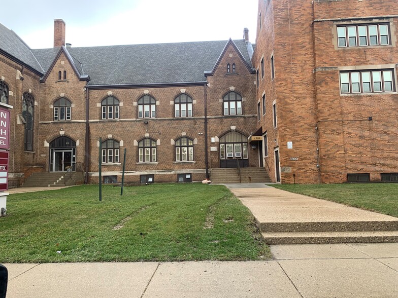 Primary Photo Of 1300 S Layton Blvd, Milwaukee Religious Facility For Lease