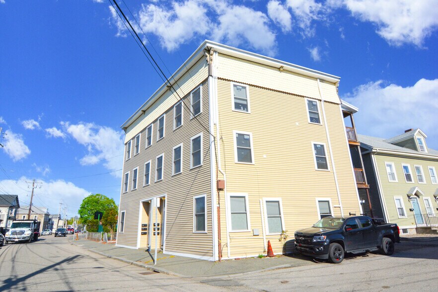 More Photos Of 122-126 Felton St, Waltham Apartments For Sale