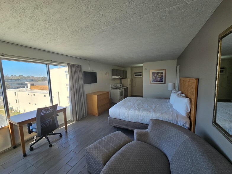 More Photos Of 1901 S Ocean Blvd, Myrtle Beach Hotel For Sale