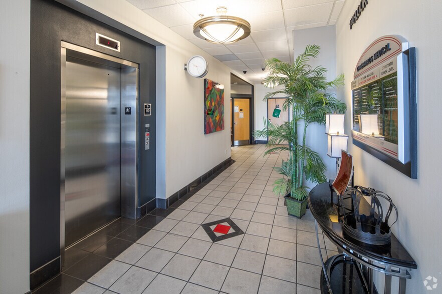 More Photos Of 3555 Sunset Office Dr, Sunset Hills Medical For Lease