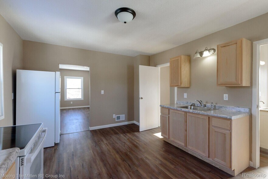 More Photos Of 230 Almyra Ave, Monroe Apartments For Sale