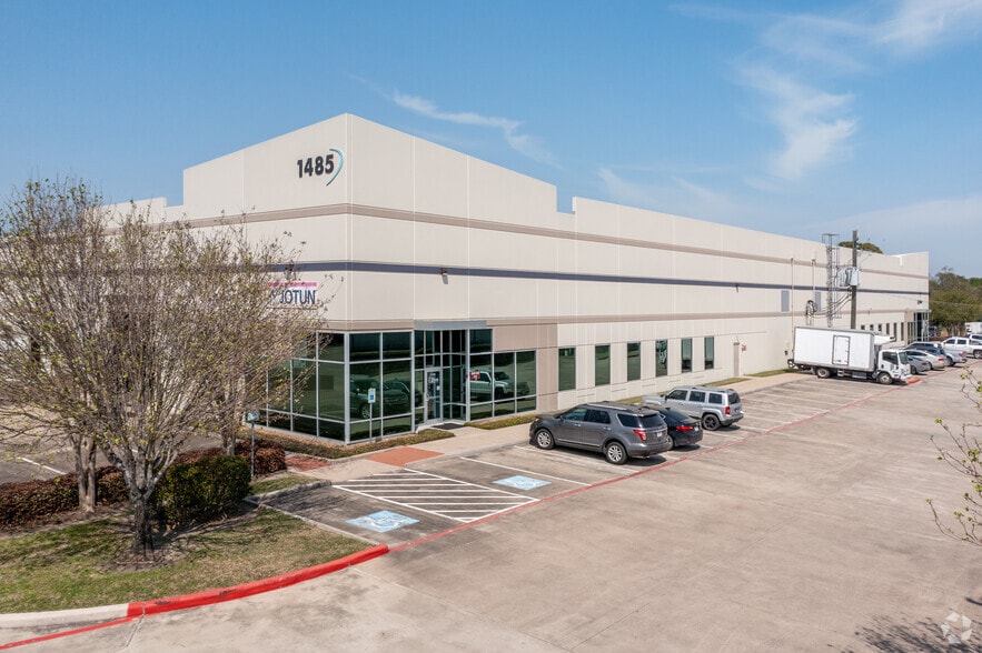 More Photos Of 1455 E Sam Houston Pky S, Pasadena Unknown For Lease