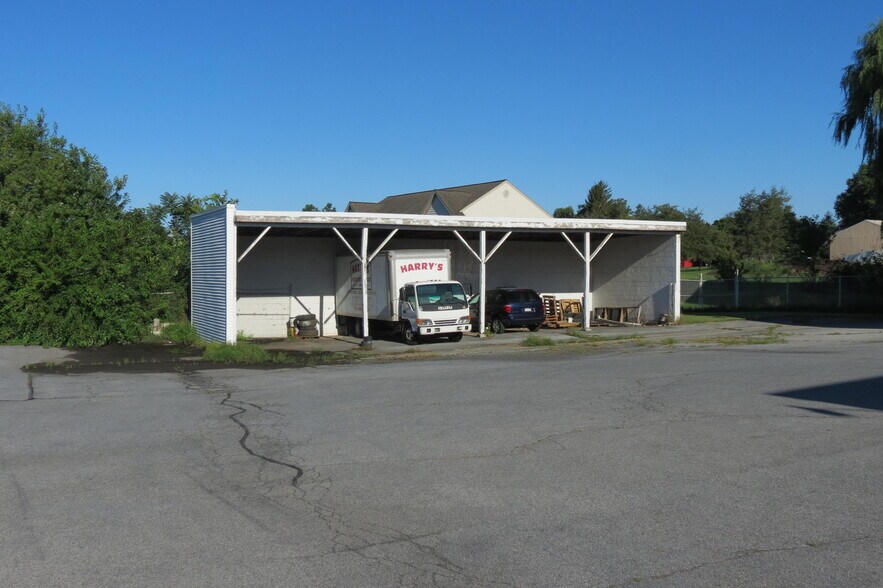 More Photos Of 16 Graybill Rd, Leola Freestanding For Lease