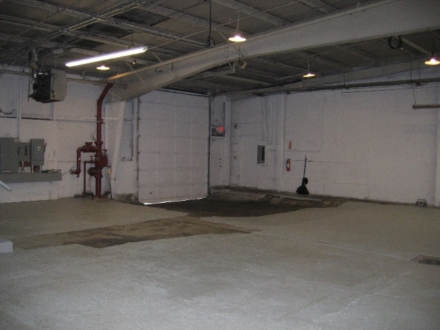 More Photos Of 105-119 Sprague Ave, Middletown Manufacturing For Lease