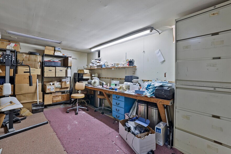 More Photos Of 729 8th St SE, Washington General Retail For Sale