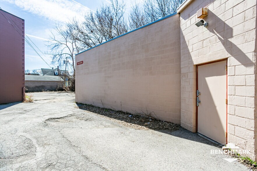 More Photos Of 161 Comfort St, Rochester Warehouse For Lease