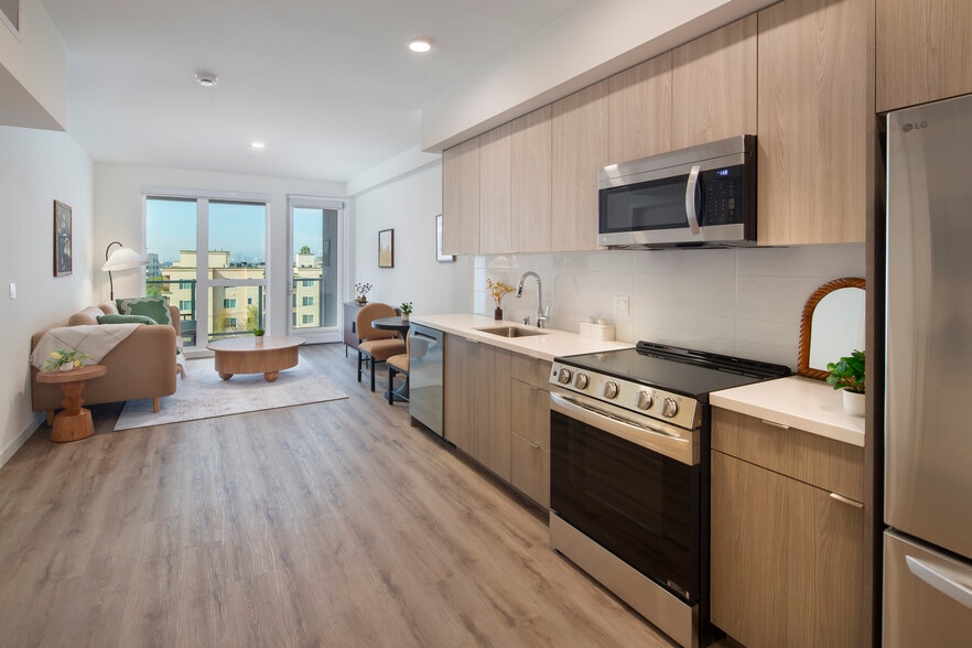More Photos Of 988 S Manhattan Pl, Los Angeles Apartments For Lease