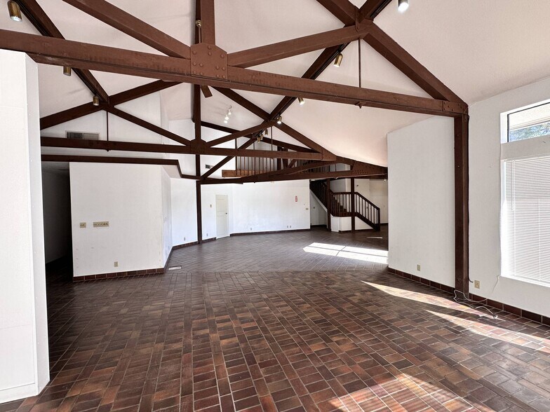 More Photos Of 1205 11th St, Reedley Storefront For Sale