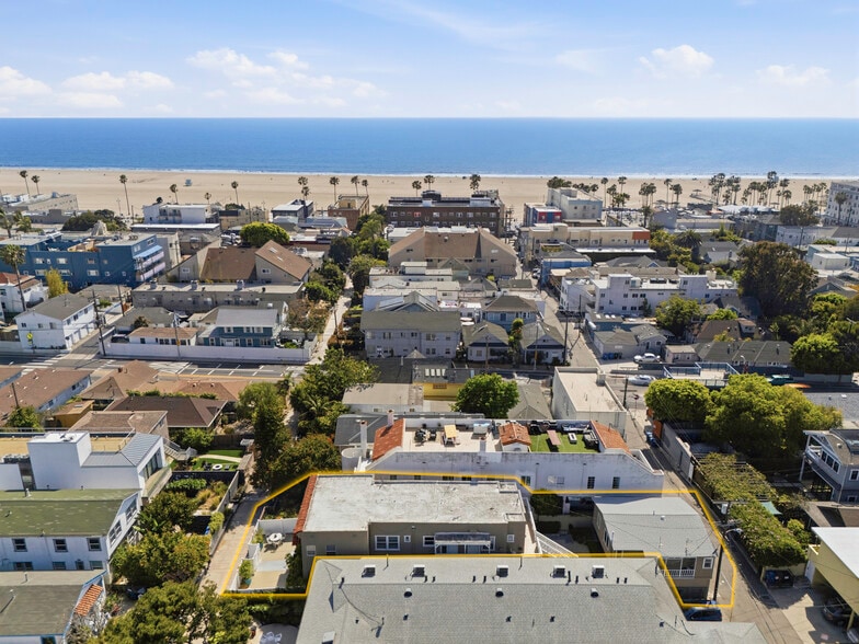 More Photos Of 117 Paloma Ave, Venice Apartments For Sale