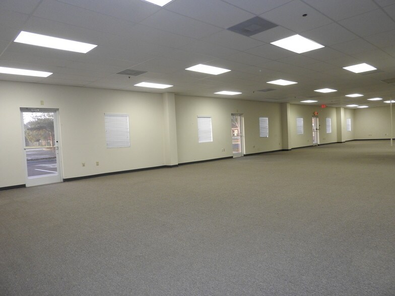 More Photos Of 437-481 W Ardice Ave, Eustis Office For Lease