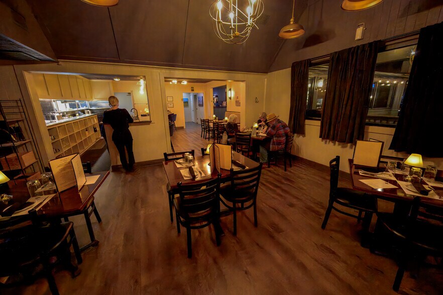 More Photos Of 300 E Main St, Johnson City Restaurant For Sale