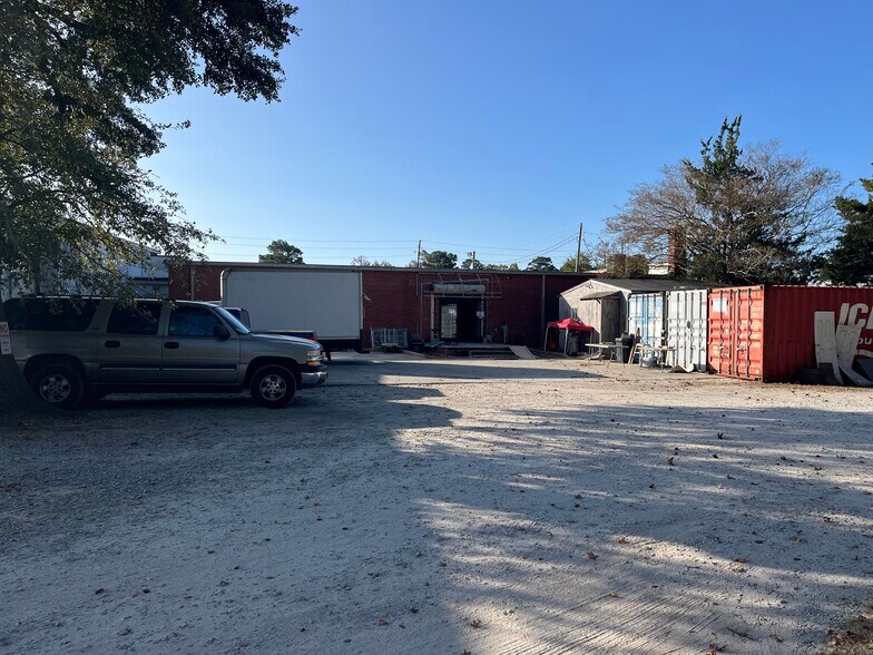 More Photos Of 3405 Market St, Wilmington Freestanding For Sale