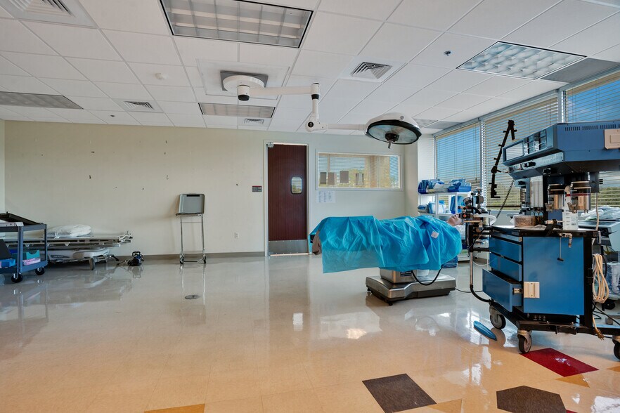More Photos Of 177 Montgomery Rd, Altamonte Springs Medical For Sale