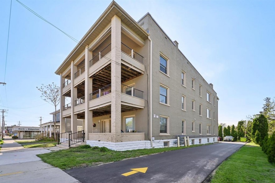 More Photos Of 108 N Main St, Edgerton Apartments For Sale