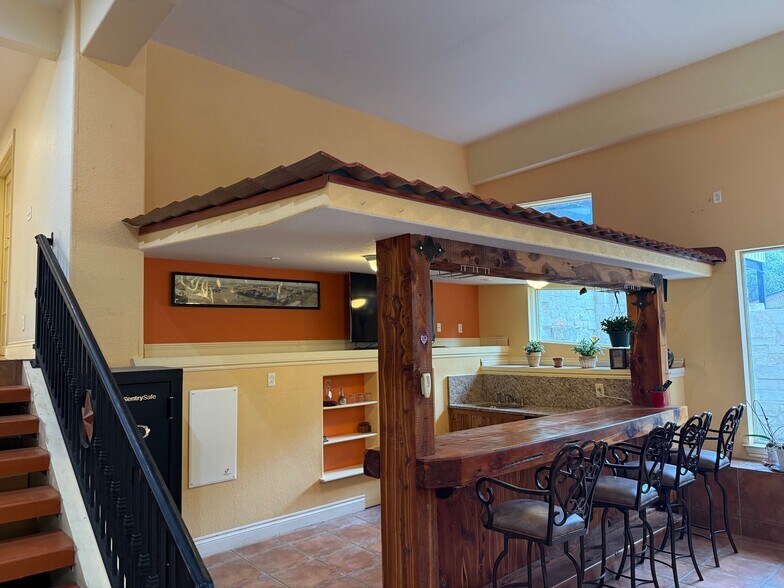 More Photos Of 1684 Rocky Riv, Canyon Lake Specialty For Sale