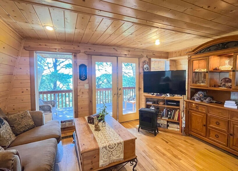 More Photos Of 2498 Silverado Ridge, Duck Creek Village Specialty For Sale