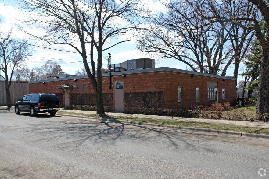 More Photos Of 2600 Wayzata Blvd, Minneapolis Office For Sale