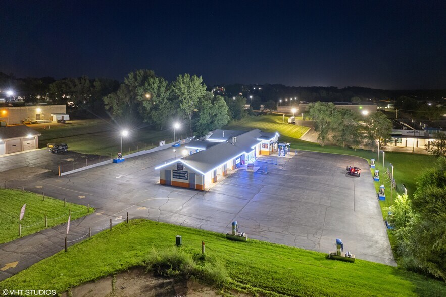 More Photos Of 731 Midwest Ct, Freeport Carwash For Sale