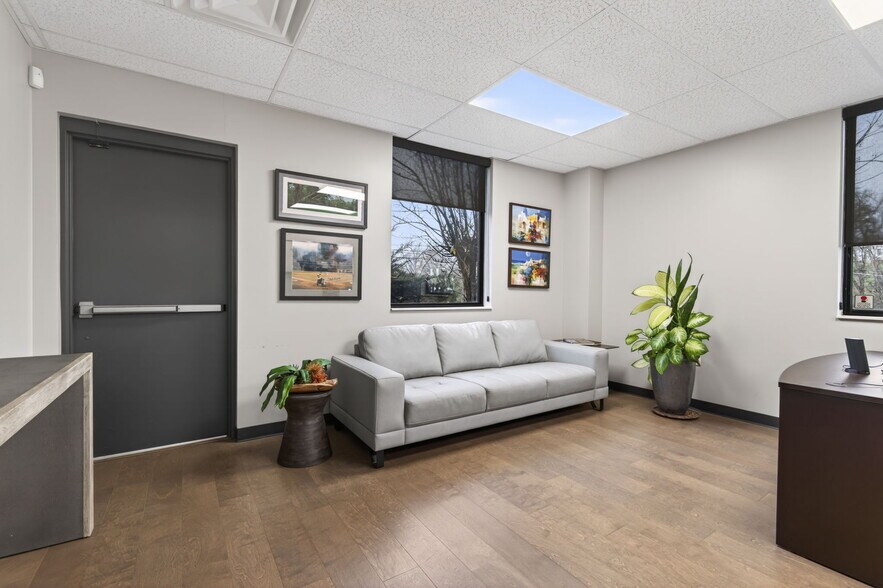 More Photos Of 2510 Solway Rd, Knoxville Flex For Lease