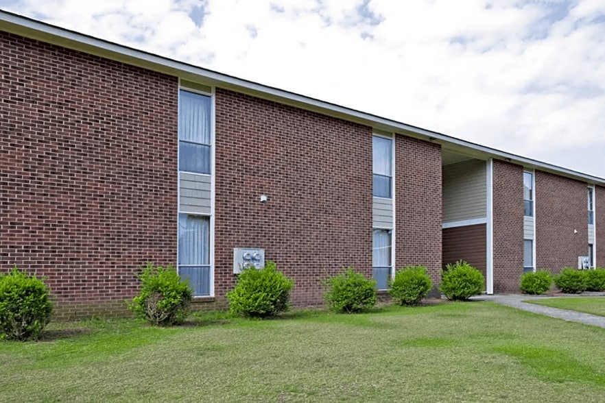 More Photos Of 6535 Summertime Apartments, 6535 Jeffrey Dr, Fayetteville Apartments For Sale