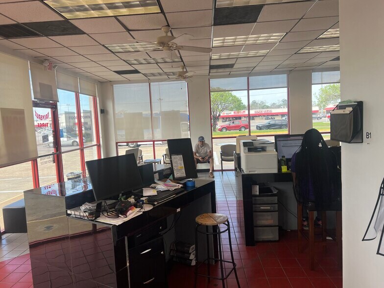 More Photos Of 500 Sheldon Rd, Channelview Auto Repair For Sale