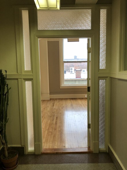 More Photos Of 306 W Main St, Frankfort Coworking Space