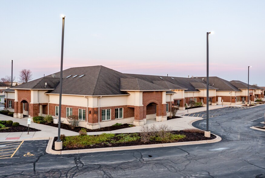 More Photos Of 1446 Merchant Dr, Algonquin Medical For Sale