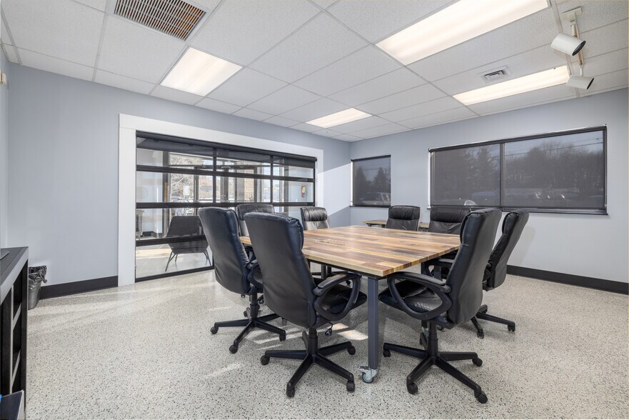 More Photos Of 151 Strong Rd, South Windsor Service For Sale