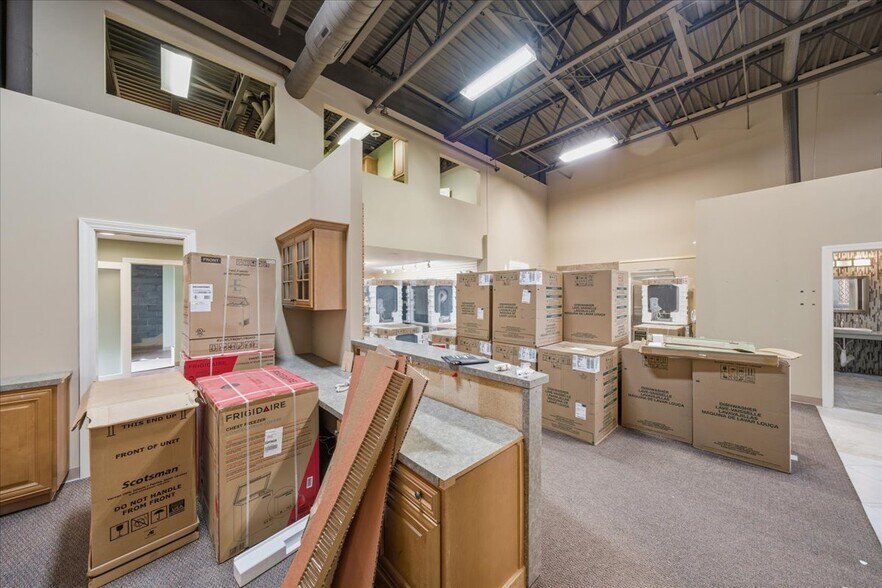 More Photos Of 1740 E Harold St, Olathe Freestanding For Sale