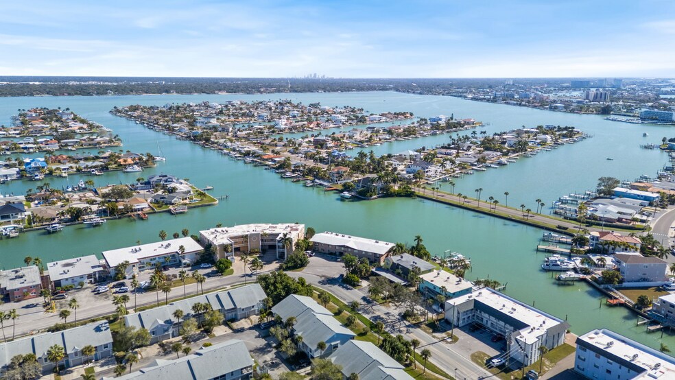 More Photos Of 275 116th Ave, Treasure Island Apartments For Sale