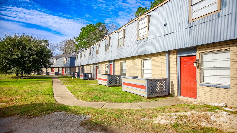 More Photos Of , Lufkin Multifamily For Sale