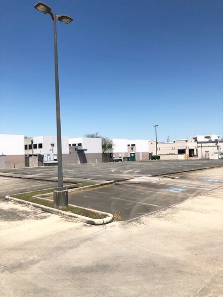 More Photos Of 4848 E Sam Houston Pky S, Pasadena Land For Sale