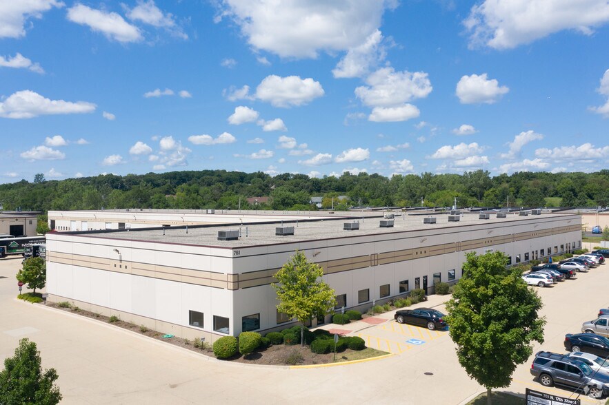 More Photos Of 761 N 17th St, St Charles Light Distribution For Lease