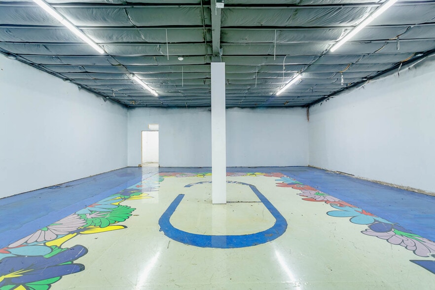 More Photos Of 180 S Alvarado St, Los Angeles Light Distribution For Lease