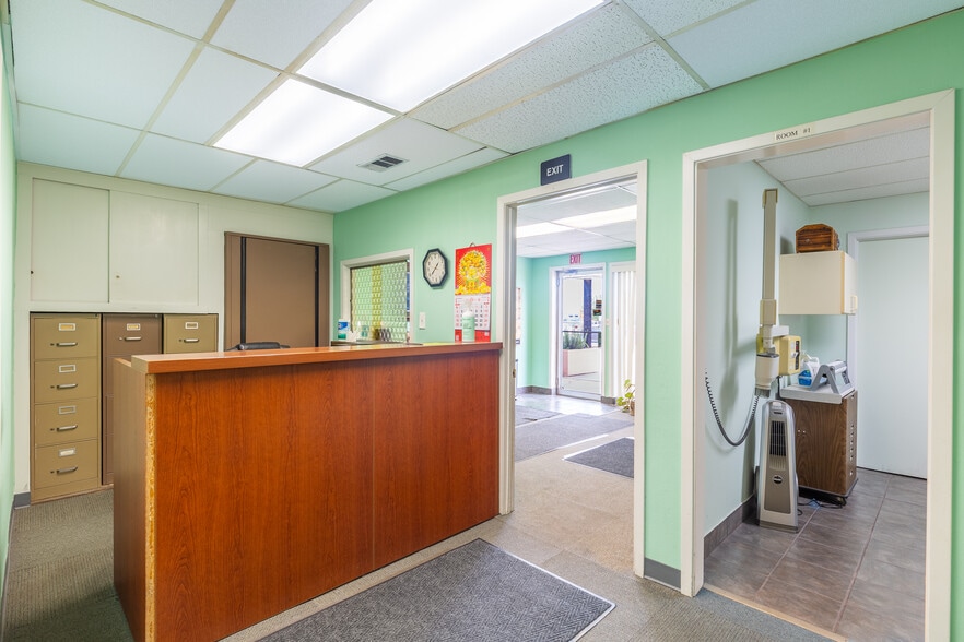 More Photos Of 2205 Clinton Dr, Galena Park Medical For Sale