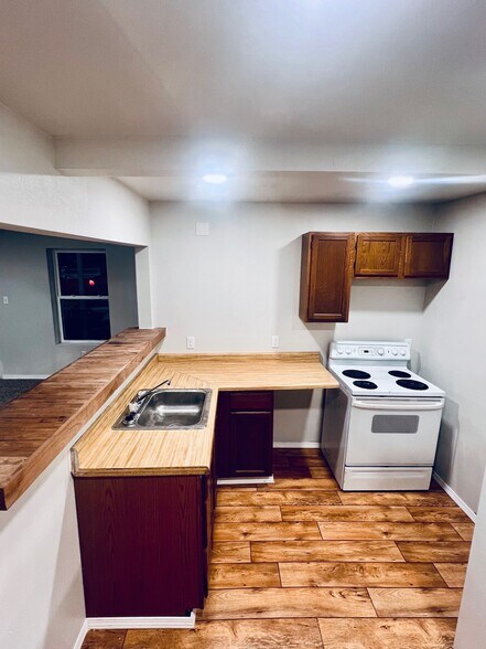 More Photos Of 1172 N Gaskill St, Huntsville Freestanding For Sale