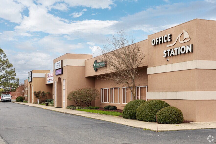 More Photos Of 22685 Three Notch Rd, California Medical For Lease